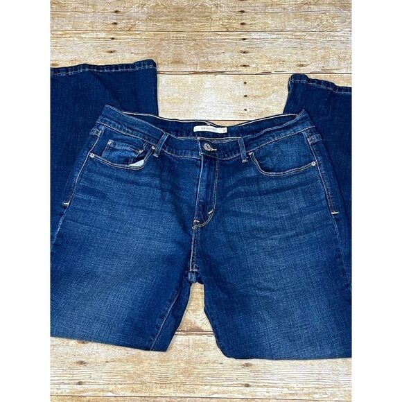 LEVI'S SIZE 12 MID-RISE CLASSIC CASUAL EVERYDAY BOOTCUT STRETCH PREMIUM JEANS - Picture 9 of 11